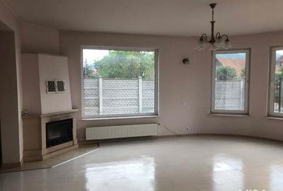 Casă cu 2 camere cu Teren 800 Mp în Șoimuș - 2