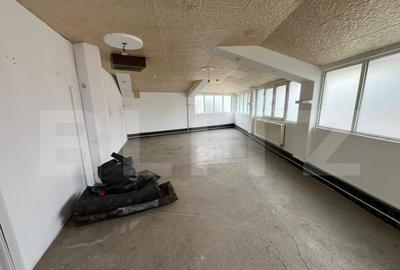 Spațiu comercial, de 220 mp, în Central - 6