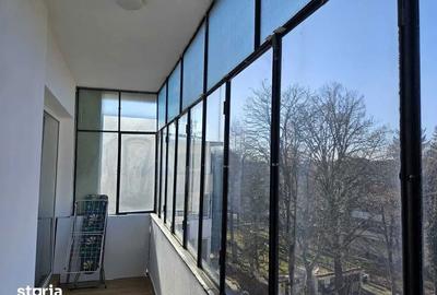 Apartament cu 2 camere decomandat în Cornișa - 3