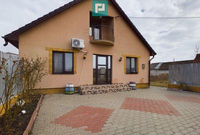 Casă cu 5 camere cu Teren 439 Mp în Nădlac - 1