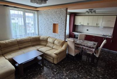 Apartament cu 3 camere semidecomandat, mobilat în Florești - 1