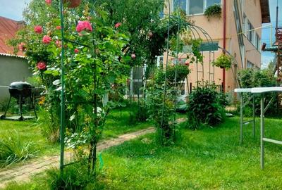 Vila + casa de vanzare - 1