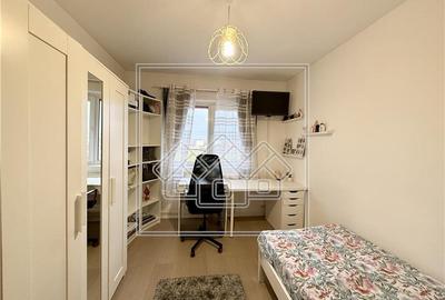 Apartament cu 3 camere decomandat în Lazaret - 4
