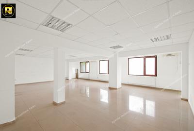 Spațiu comercial, de 170 mp, în - 16