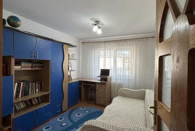 Apartament cu 4 camere decomandat în Central - 3