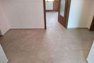 Apartament cu 4 camere decomandat în Steaua - 5