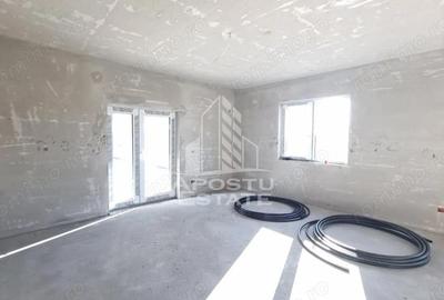 Casă cu 4 camere cu Teren 338 Mp în Giarmata