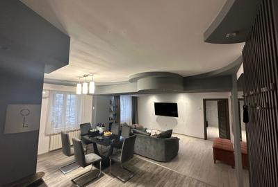 Apartament cu 4 camere în Central - 1