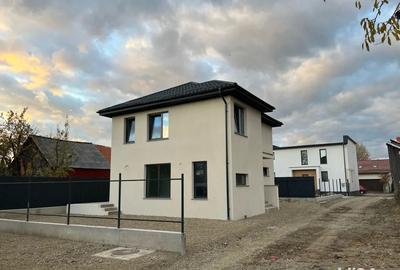 Casă cu 4 camere cu Teren 250 Mp în Rădăuți - 7