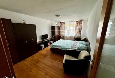Apartament cu 2 camere, mobilat în Central