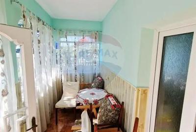 Casă cu 7 camere cu Garaj în Zănești - 10