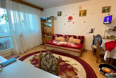 Garsonieră decomandată în Astra