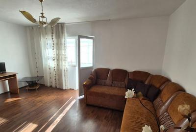 Apartament 3 camere, et. 2, in Rovinari, str. Plopilor - 3