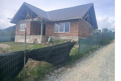 Baia Sprie, casa la rosu - 3