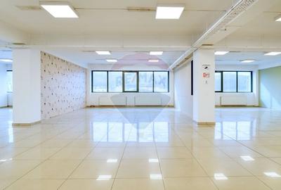 Spațiu comercial, de 1,000 mp, în Calea București - 5