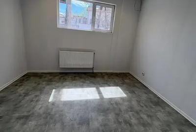 Casă cu 4 camere cu Canalizare în Banu Manta - 2