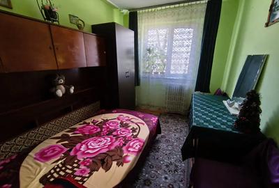 Apartament cu 3 camere semidecomandat în Zimbru - 1