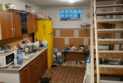 Casă cu 4 camere în Central - 2