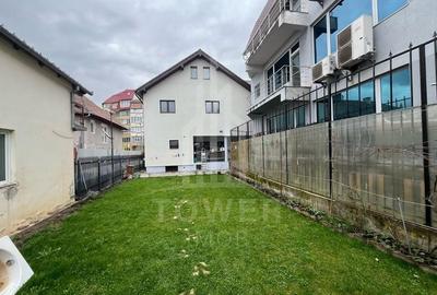 Casă nouă  cu 8 camere, 5 băi și curte - 220 mp utili - 480.000EUR - 2
