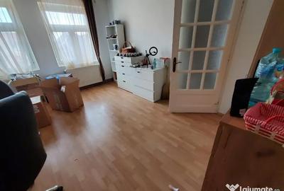 Casă cu 7 camere cu Teren 100 Mp în Aradul Nou - 1