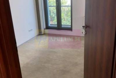 Spațiu comercial, de 89 mp, în 13 Septembrie - 3