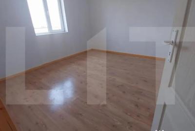 Casă cu 7 camere cu Teren 290 Mp în Sânleani - 13