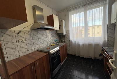 Apartament, 2 camere, semidecomandat, Nicolae Titulescu zona Fantasy Park - 5