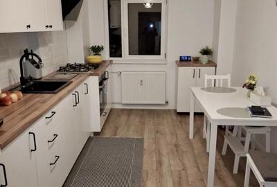 Vânzare apartament 3 camere vedere lac metrou Crangasi Vânzare apartament 3 camere vedere lac metrou Crangasi - 2