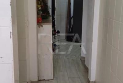 Apartament cu 3 camere semidecomandat în Iancului