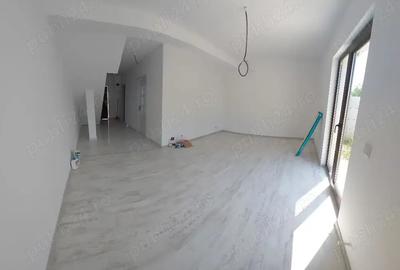 Single la cheie, 4 camere, 220 mp teren, strada asfaltata-Varteju - 1