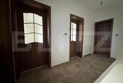 Casă cu 5 camere cu Teren 500 Mp în Giroc - 2
