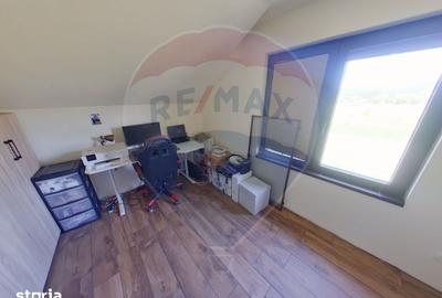 Casă cu 4 camere cu Teren 1160 Mp în Sarasău - 12
