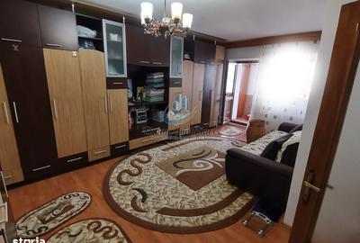 Apartament cu 3 camere decomandat în 1 Mai