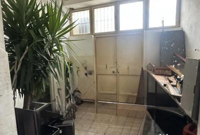 Spațiu comercial, de 146 mp, în Central - 7