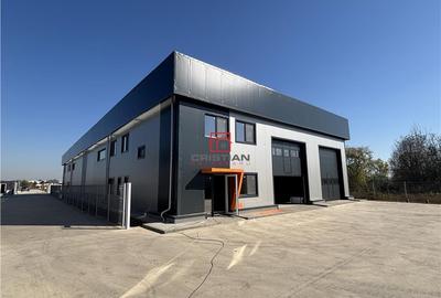 Spațiu comercial, de 1,000 mp, în Central - 4