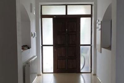 Casă cu 4 camere cu Teren 255 Mp în Sânmihaiu Român