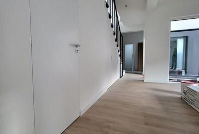 Comision 0%. Langa Iulius Mall. Zid despartitor dublu. Finisaje premium - 9