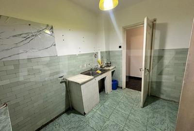 Apartament cu 3 camere semidecomandat în Rovine - 6