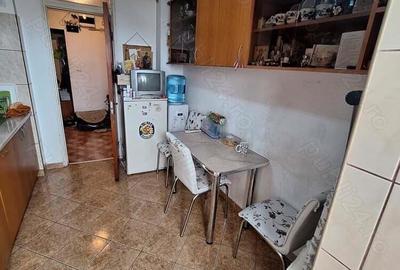 Apartament cu 3 camere decomandat în Berceni - 3
