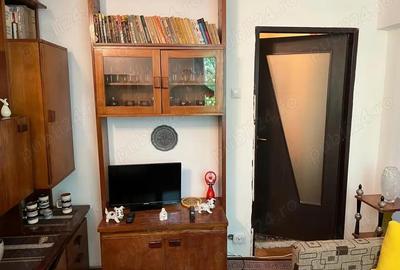 Camera in apartament 3 camere - 1 Mai metrou - 4