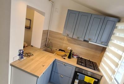 Titan, Piata Trapezului, 1 minut metrou 1 Decembrie 1918 - 5