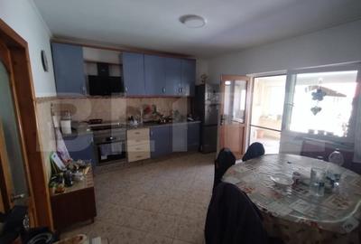 Casă cu 5 camere cu Teren 300 Mp în Central - 14