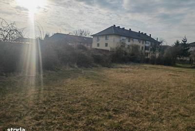 Teren de 1000 mp, în Central - 6