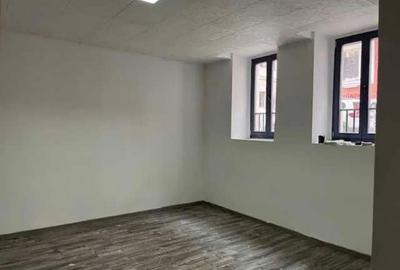 Spațiu comercial, de 25 mp, în Central - 2