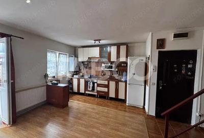 Apartament de vanzare 3 camere complet mobilat utilat Valea Aurie