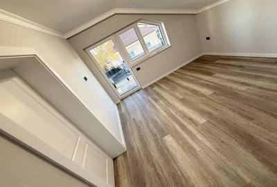 Casă cu 7 camere cu Teren 320 Mp în Sântion - 2