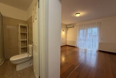 Vila semimobilata  cu 3 dormitoare, piscina exterioara, complex - 9