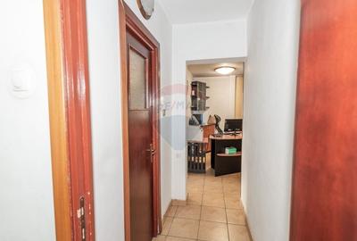 Apartament cu 3 camere decomandat în Titulescu - 10