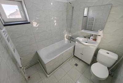 Apartament cu 3 camere decomandat în Fetești-Gară - 1