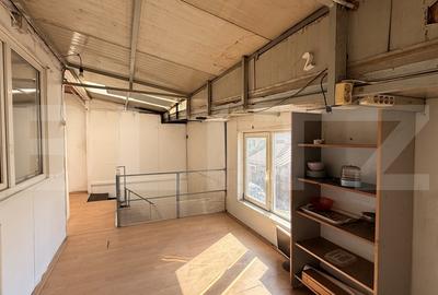 Birou, de 307.85000610352 mp, în Central - 7